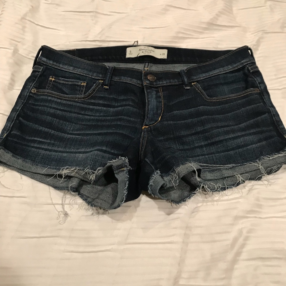 Abercrombie shorts 28. Or size 6